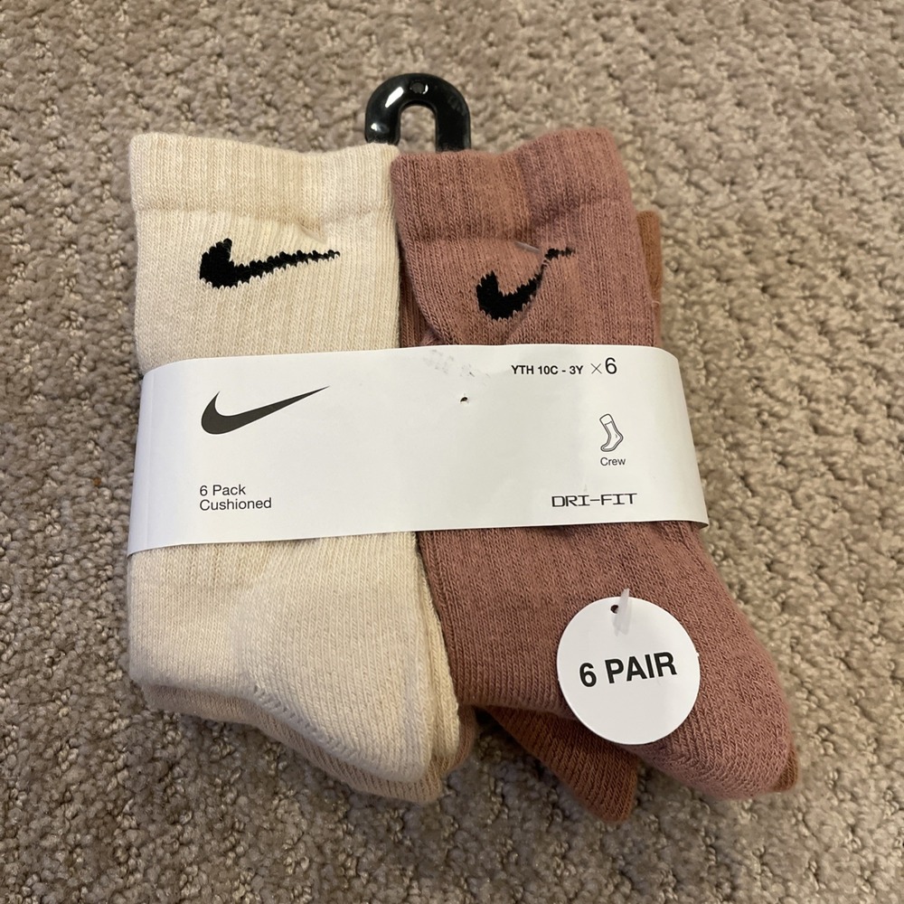 Nike Youth Size 10C-3Y Dri-Fit 6 Pairs Cushioned Crew Socks XS 5-7 Natural Brown
